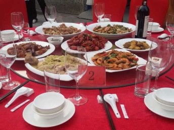 深圳上门摆酒新趋势 餐饮外包服务助力年会与酒席预订